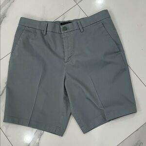 Men’s Banana Republic Aiden 9” Flat Front Shorts Size 33